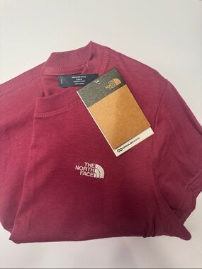 The North Face Women's Short Sleeve Tee - Burgundy